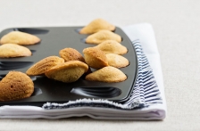 http://www.foodthinkers.com.au/images/easyblog_shared/Recipes/b2ap3_thumbnail_Madeleines-with-Nutella.jpg