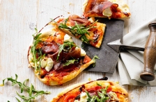 http://www.foodthinkers.com.au/images/easyblog_shared/Recipes/b2ap3_thumbnail_bresaola-and-burrata-pizza.jpg