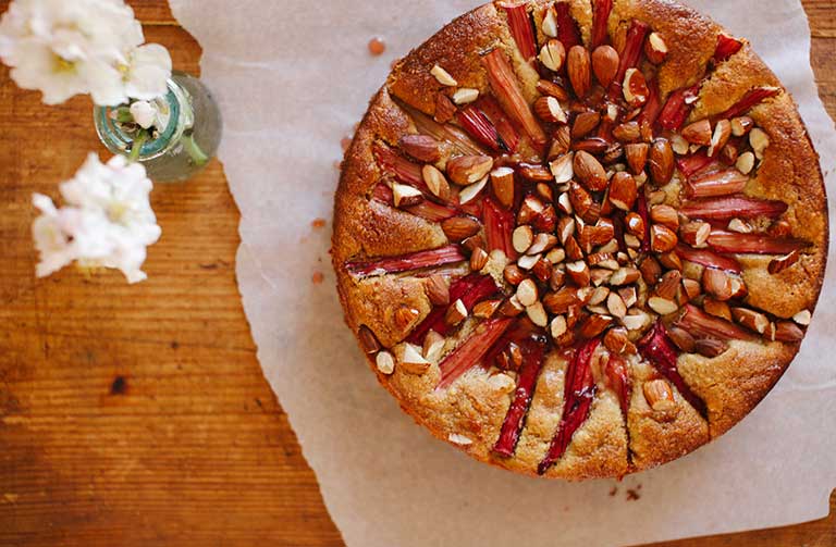 https://www.foodthinkers.com.au/images/easyblog_shared/Recipes/Local-is-Lovely---Rhubarb-cake_breville-15.jpg