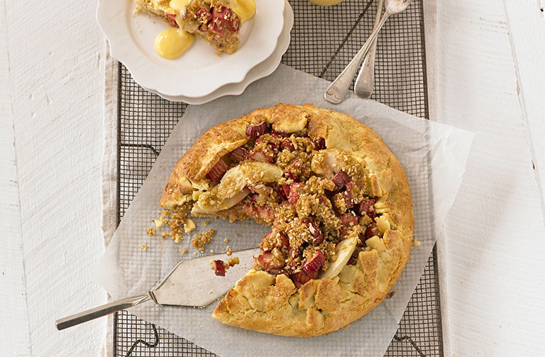 https://www.foodthinkers.com.au/images/easyblog_shared/Recipes/apple-rhubarb-and-crumble-tart.jpg