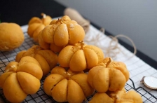 https://www.foodthinkers.com.au/images/easyblog_shared/Recipes/b2ap3_thumbnail_Andres-Fatso---BakedbyAndres---cinnamon-pumpkin-buns-.jpg