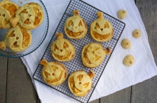 https://www.foodthinkers.com.au/images/easyblog_shared/Recipes/b2ap3_thumbnail_Pumpkin_hand_pies.jpg