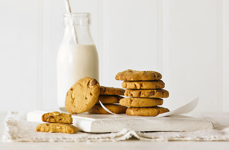 https://www.foodthinkers.com.au/images/easyblog_shared/Recipes/caramel-chip-peanut-butter-cookie.jpg