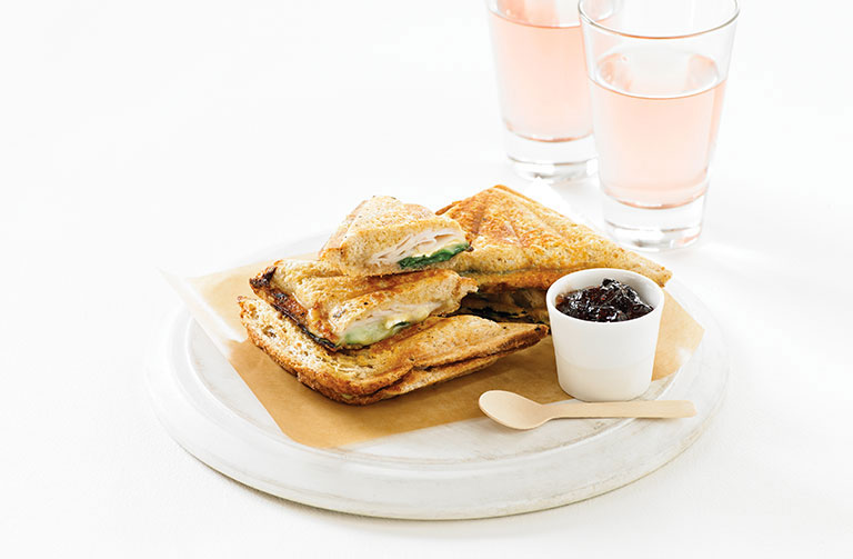 https://www.foodthinkers.com.au/images/easyblog_shared/Recipes/jaffle-turkey-brie-and-cranberry.jpg