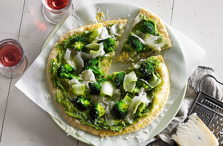 https://www.foodthinkers.com.au/images/easyblog_shared/Recipes/polenta-with-broccoli-lardo-and-truffle-pecorino-pizza.jpg