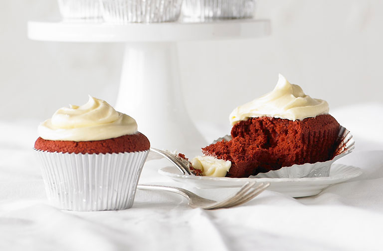 https://www.foodthinkers.com.au/images/easyblog_shared/Recipes/velvet-cupcake.jpg